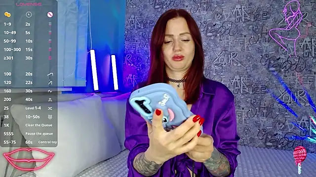 Snapshot of ElisaJane chatting on November 2025 10:10:01 PM ElisaJane online show from November 2025 10:10:01 PM