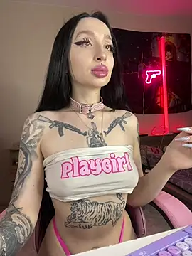 Molly  Moon online show from April 2026 02:46:01 AM