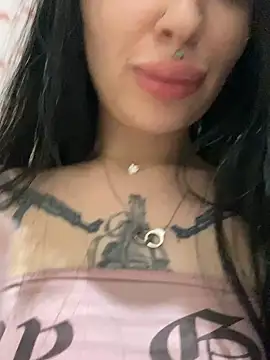 Snapshot of Molly__Moon chatting on February 2025 12:57:02 PM Molly  Moon online show from February 2025 12:57:02 PM