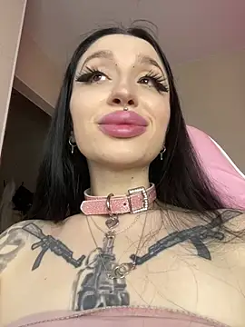 Molly  Moon online show from April 2026 02:30:01 AM