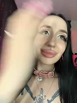 Snapshot of Molly__Moon chatting on February 2025 08:56:02 AM Molly  Moon online show from February 2025 08:56:02 AM