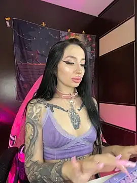 Snapshot of Molly__Moon chatting on September 2025 04:28:01 AM Molly  Moon online show from September 2025 04:28:01 AM
