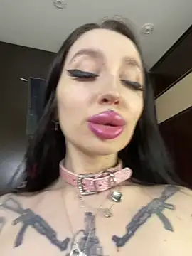 Molly  Moon online show from March 2026 02:18:02 AM