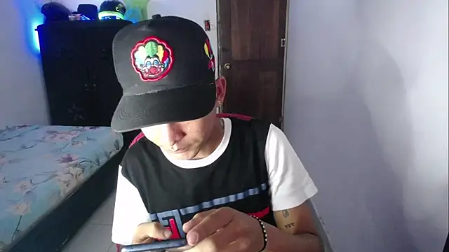 Snapshot of Sxntisaul__ chatting on February 2025 06:16:01 PM Sxntisaul online show from February 2025 06:16:01 PM