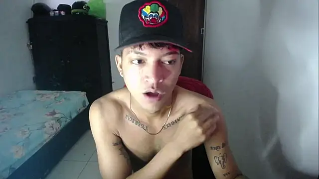 Snapshot of Sxntisaul__ chatting on February 2025 12:08:01 PM Sxntisaul online show from February 2025 12:08:01 PM