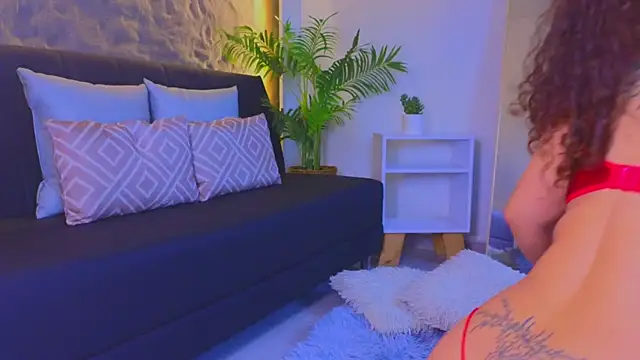 Isa  Blanc online show from February 2026 02:33:01 AM