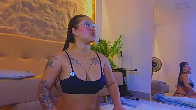 Isa  Blanc online show from November 2025 03:07:01 AM