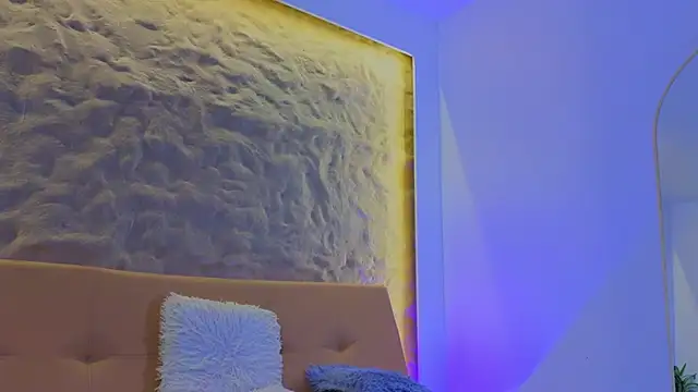 Isa  Blanc online show from October 2025 03:16:01 AM