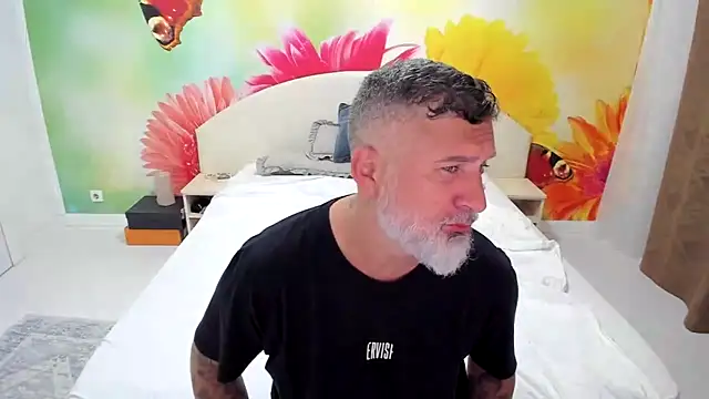 Snapshot of BlowMyXXL chatting on November 2025 04:18:01 PM BlowMyXXL online show from November 2025 04:18:01 PM