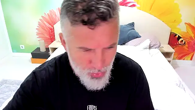 Snapshot of BlowMyXXL chatting on November 2025 05:40:02 AM BlowMyXXL online show from November 2025 05:40:02 AM