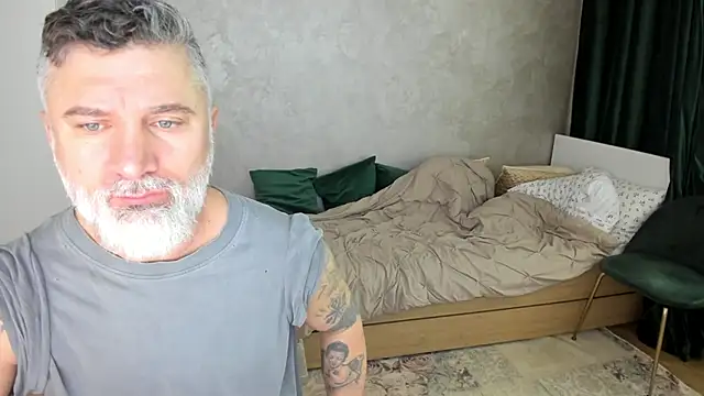 Snapshot of BlowMyXXL chatting on February 2025 09:03:01 AM BlowMyXXL online show from February 2025 09:03:01 AM