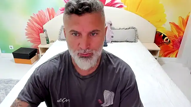 Snapshot of BlowMyXXL chatting on November 2025 04:21:01 PM BlowMyXXL online show from November 2025 04:21:01 PM