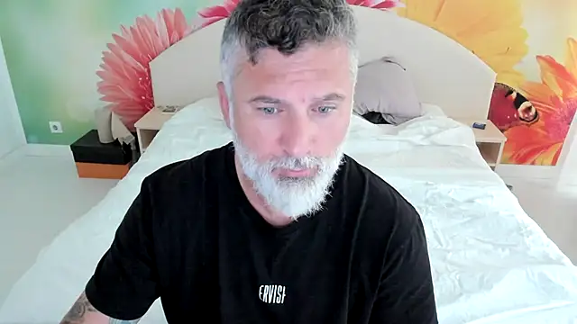 Snapshot of BlowMyXXL chatting on November 2025 11:37:01 AM BlowMyXXL online show from November 2025 11:37:01 AM