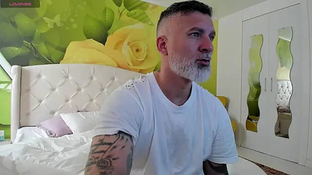 BlowMyXXL online show from April 2026 07:14:01 AM