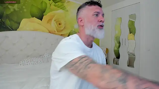 BlowMyXXL online show from March 2026 07:32:02 AM