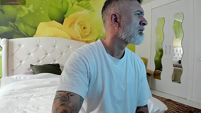 BlowMyXXL online show from April 2026 06:29:02 AM