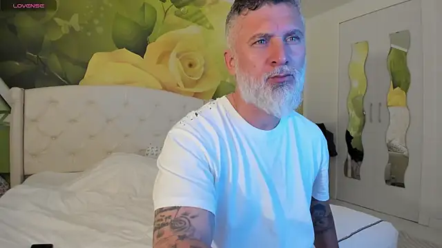 BlowMyXXL online show from March 2026 04:08:01 PM