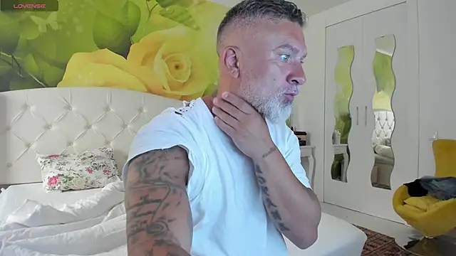 BlowMyXXL online show from May 2026 04:20:02 AM