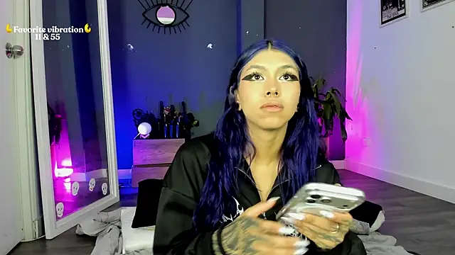 Raven Witch  online show from May 2026 06:22:02 PM