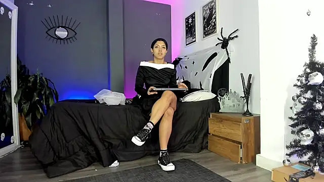 Raven Witch  online show from December 2025 08:17:02 PM