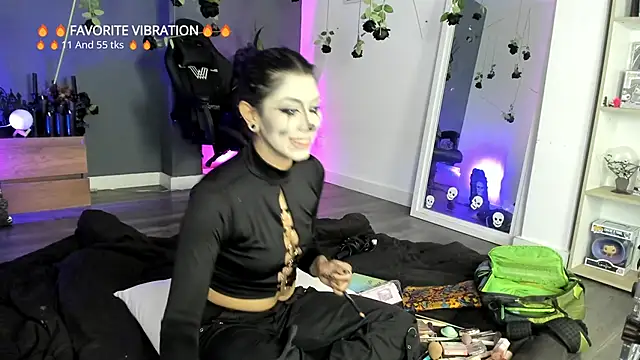 Raven Witch  online show from March 2026 04:29:02 PM