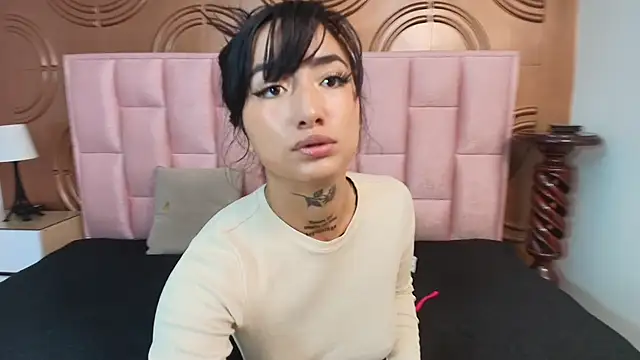 emmily keller19 online show from March 2026 01:13:01 PM