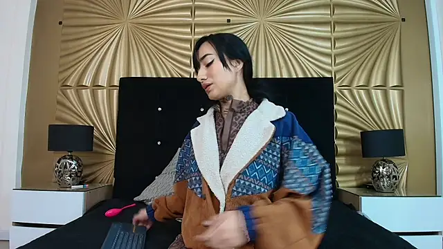 emmily keller19 online show from February 2026 01:22:01 PM