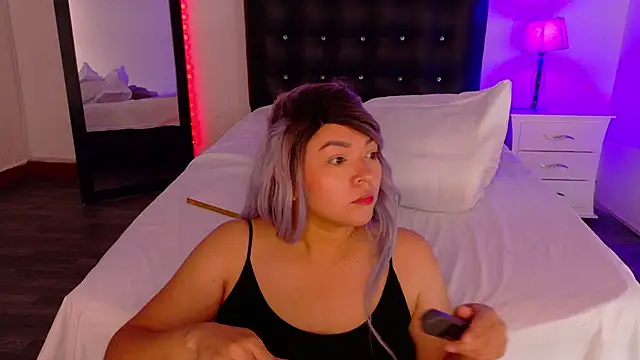 Snapshot of Cuckold_lover69 chatting on September 2025 01:27:02 PM Cuckold lover69 online show from September 2025 01:27:02 PM