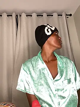 Fanclubbbbb online show from November 2025 12:15:02 AM