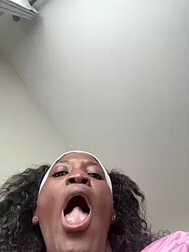 Fanclubbbbb online show from March 2026 07:03:01 AM