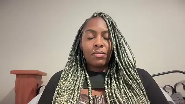 marisilva br online show from October 2025 05:25:02 PM