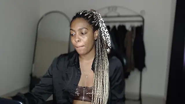 marisilva br online show from September 2025 01:46:01 PM