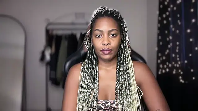 marisilva br online show from December 2025 04:52:01 PM