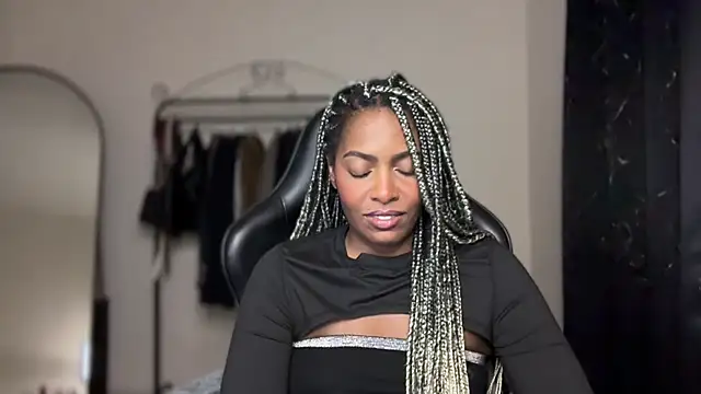 marisilva br online show from November 2025 01:00:02 AM