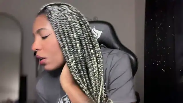 marisilva br online show from November 2025 10:02:01 PM