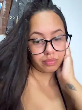 Snapshot of Monica_Pimentinha_ chatting on May 2026 12:21:02 PM Monica Pimentinha online show from May 2026 12:21:02 PM