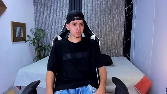 Mike 0233  online show from September 2025 02:51:01 AM