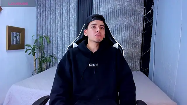 Mike 0233  online show from September 2025 04:07:01 AM