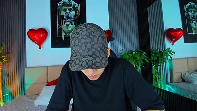 Mike 0233  online show from February 2025 04:34:01 AM
