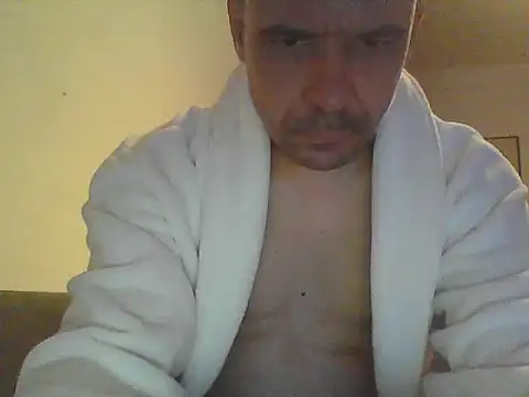 Franc113 online show from December 2025 07:48:02 PM