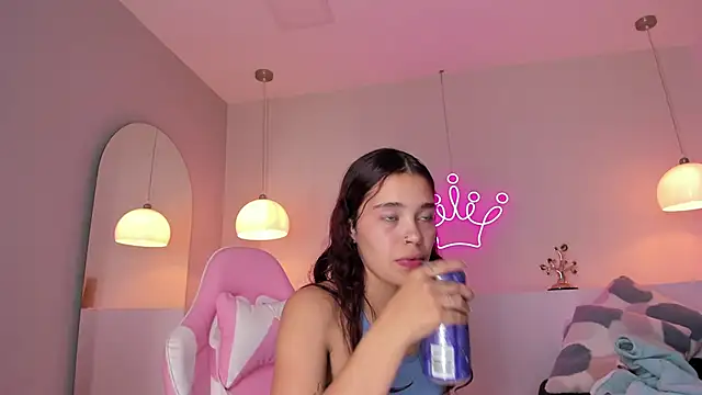 violeth hill online show from February 2025 07:09:01 PM