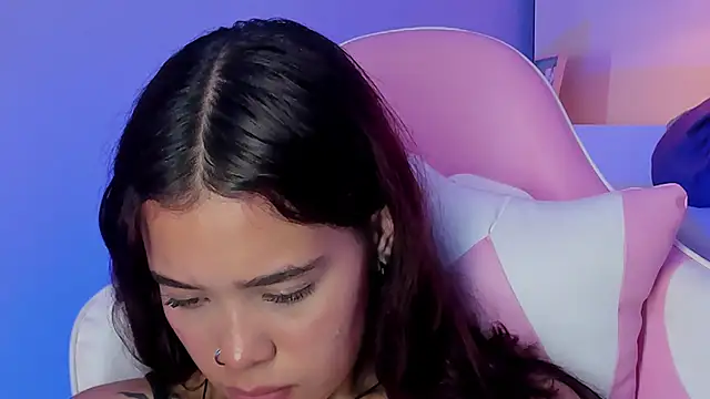violeth hill online show from March 2025 02:06:02 AM