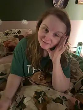 Snapshot of GingerSnap33 chatting on January 2025 04:36:02 AM GingerSnap33 online show from January 2025 04:36:02 AM