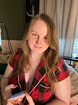 Snapshot of GingerSnap33 chatting on October 2025 05:25:02 PM GingerSnap33 online show from October 2025 05:25:02 PM