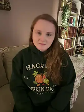 Snapshot of GingerSnap33 chatting on February 2025 02:06:02 AM GingerSnap33 online show from February 2025 02:06:02 AM