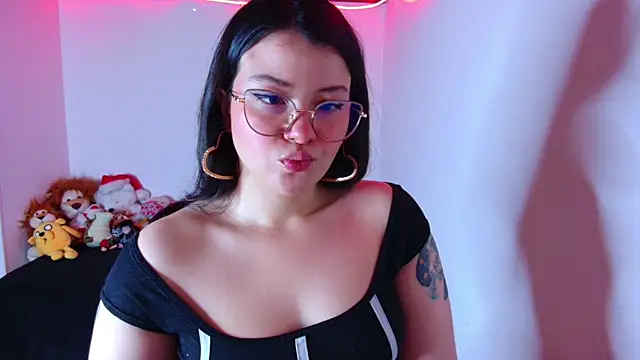 Snapshot of juli05star20 chatting on December 2025 01:41:02 AM juli05star20 online show from December 2025 01:41:02 AM