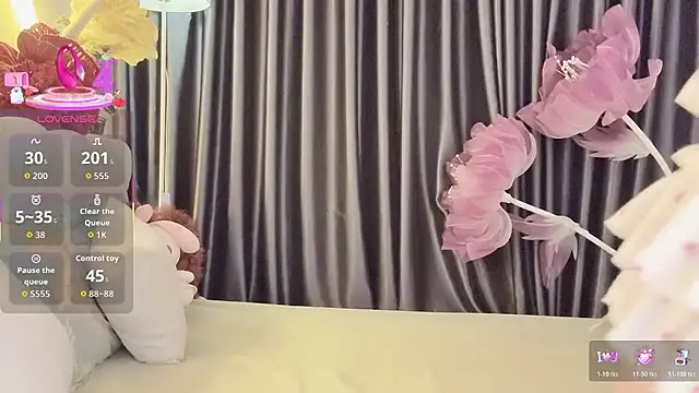 Nacy-Moonlight online show from October 2025 04:29:02 PM