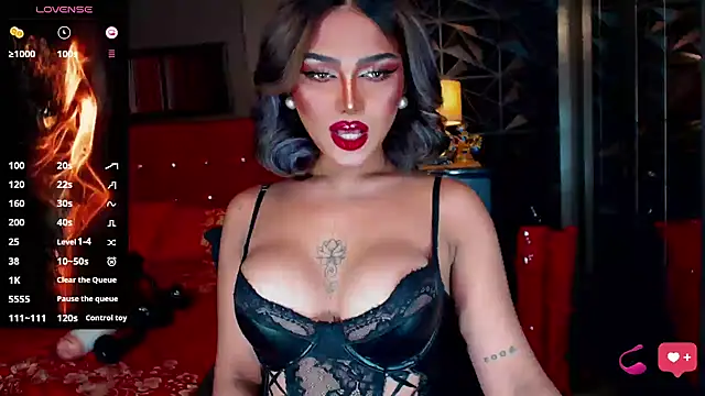 Snapshot of NatalyaFox chatting on November 2025 08:18:02 AM NatalyaFox online show from November 2025 08:18:02 AM