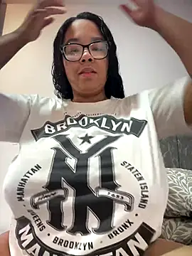 XMara online show from December 2025 05:41:02 PM