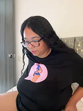 XMara online show from February 2026 05:01:01 PM